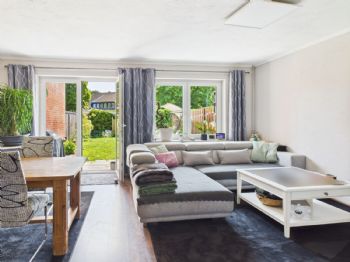 Wohnzimmer - Lütt Immobilien - Selent 