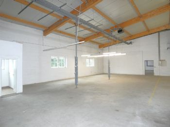 Gewerbefläche und Lagerhallen mit Aussenbereich in Erkelenz!