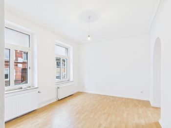 großes Zimmer Blick zur Straße  - Papenkamp - Lütt Immobilien