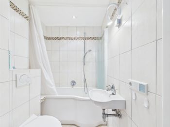 Wannenbad - Kiel - Niemannsweg - Lütt Immobilien