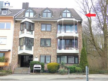 Aachen-Laurensberg! Elegante Dachgeschosswohnung mit ausgebauten Spitzboden.