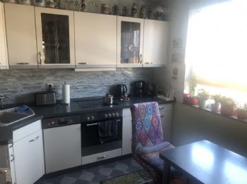 Küche inkl. Speisekammer