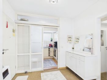 Diele mit Blick zur Küche - Lütt Immobilien - Kiel