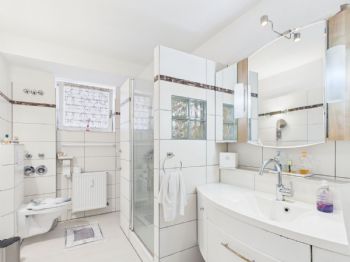 Bad - Lütt Immobilien - Kiel