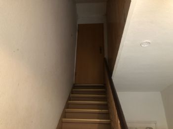 Aufgang in DG Wohnung