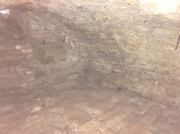 Kellergewölbe-Weinkeller