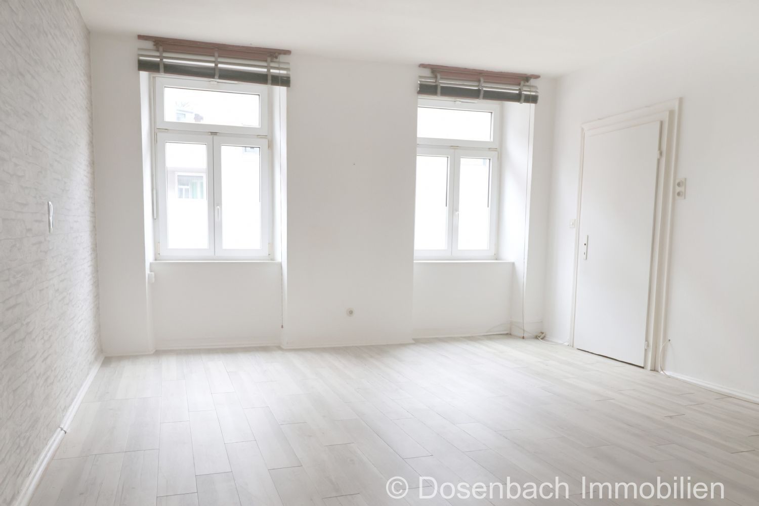 3-Zimmer-Wohnung mit Einbauküche und besonderem Heizcharakter in zentraler Lage - Photo 1