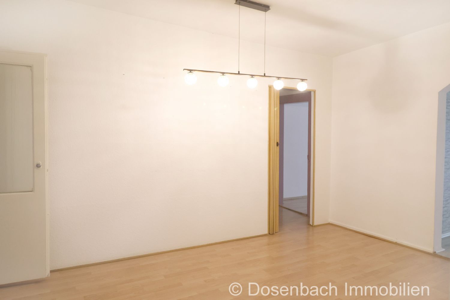 3-Zimmer-Wohnung mit Einbauküche und besonderem Heizcharakter in zentraler Lage - Photo 5