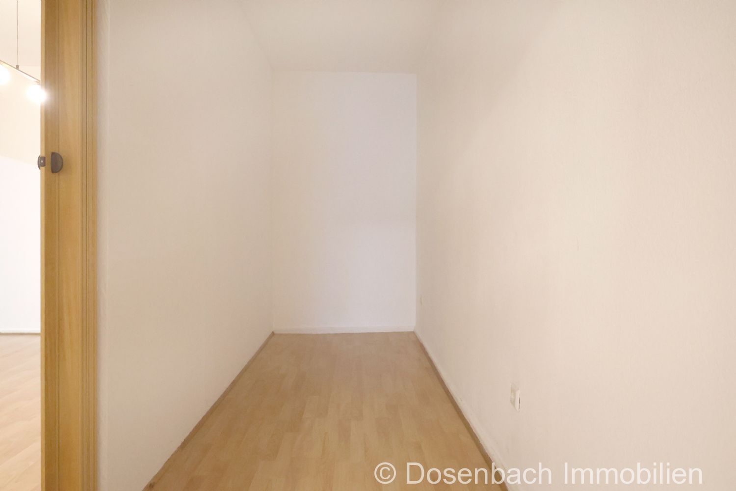 3-Zimmer-Wohnung mit Einbauküche und besonderem Heizcharakter in zentraler Lage - Photo 3