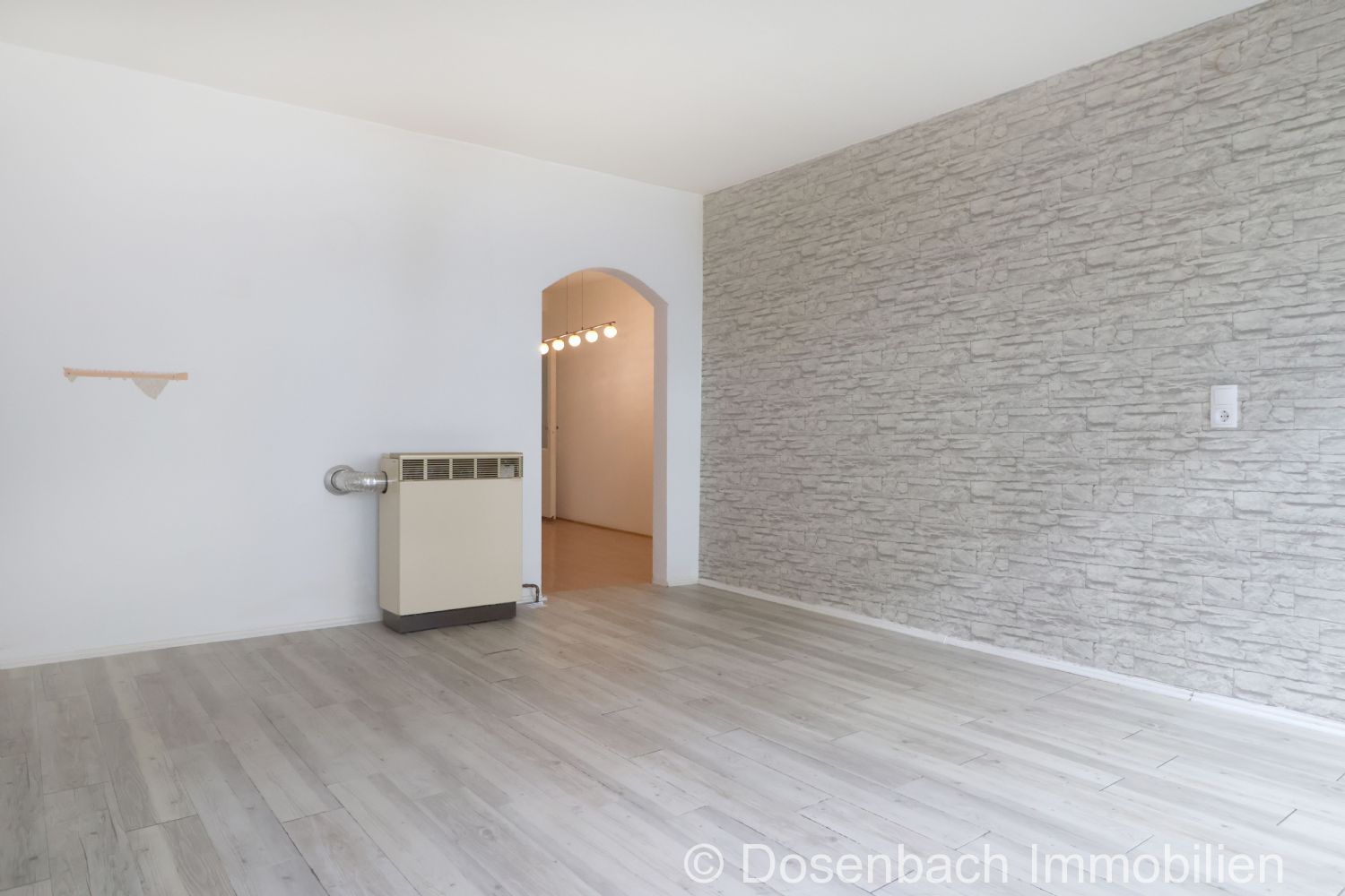 3-Zimmer-Wohnung mit Einbauküche und besonderem Heizcharakter in zentraler Lage - Photo 2