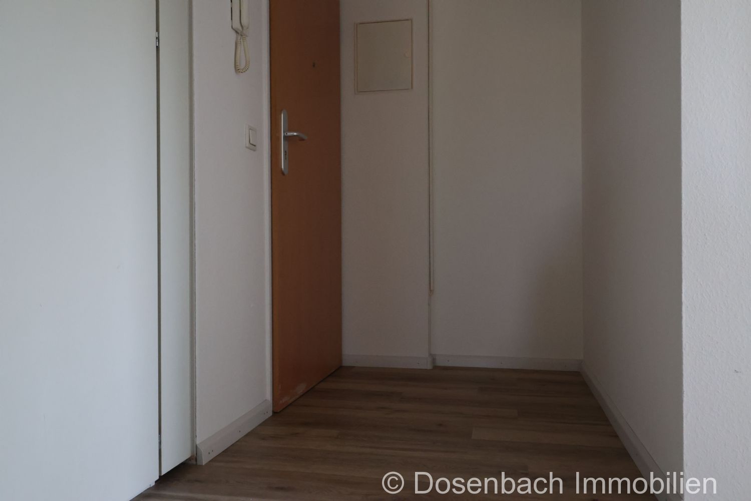 Bequem und zentrumsnah wohnen: Renovierte 3-Zimmer-Wohnung mit Lift und Tiefgarage - Photo 4