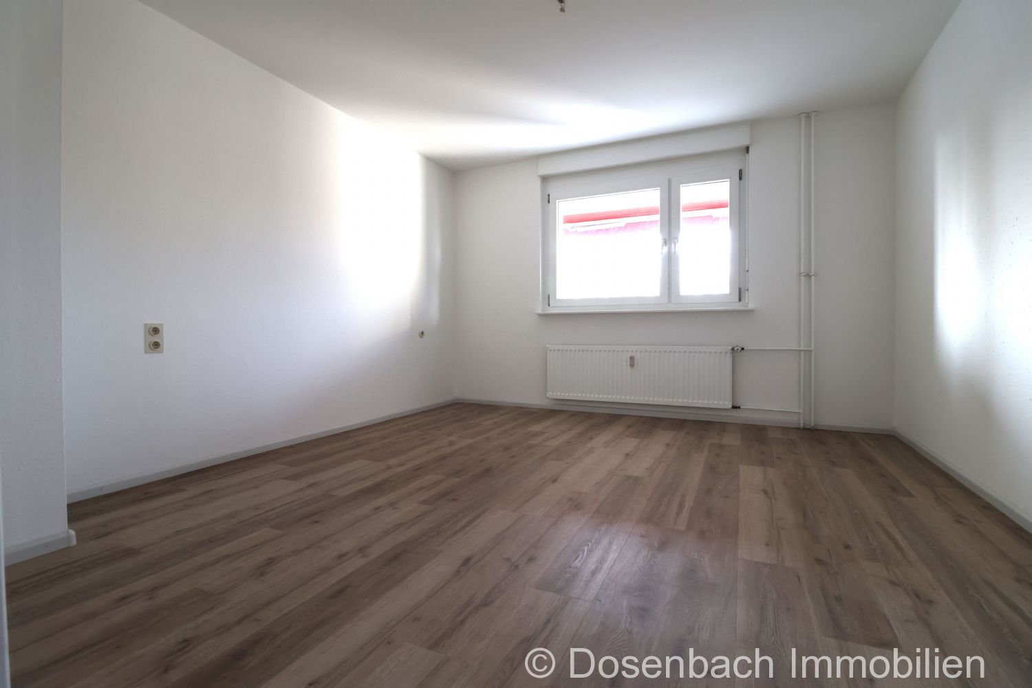 Bequem und zentrumsnah wohnen: Renovierte 3-Zimmer-Wohnung mit Lift und Tiefgarage - Photo 4