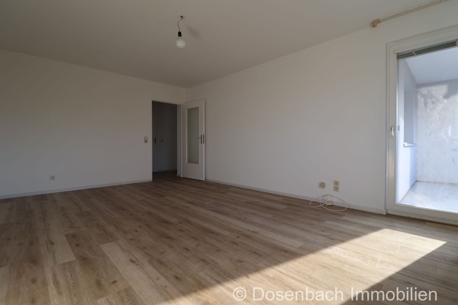 Bequem und zentrumsnah wohnen: Renovierte 3-Zimmer-Wohnung mit Lift und Tiefgarage - Foto 2
