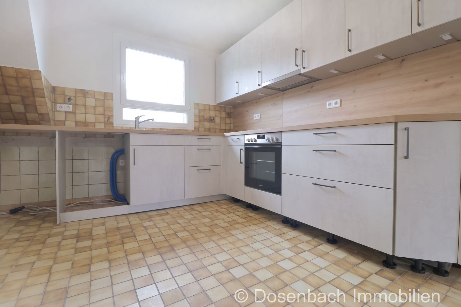Renovierte 3-Zimmer-Wohnung in Tumringen mit EBK - Photo 2