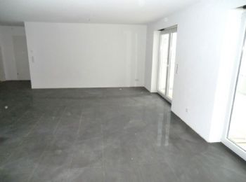 Wohn- und Esszimmer mit Terrasse