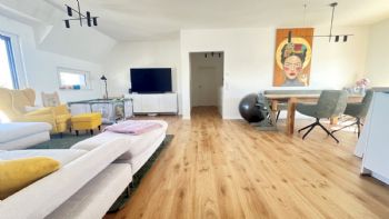 Offener Wohn/Koch und Essbereich