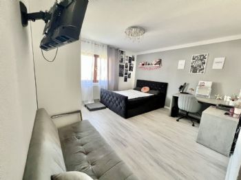Schlafzimmer 5