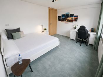 Schlafzimmer 2